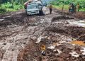 Kanungu Residents Protest Poor State of Kanyantorogo–Buhoma–Bwindi Tourism Road